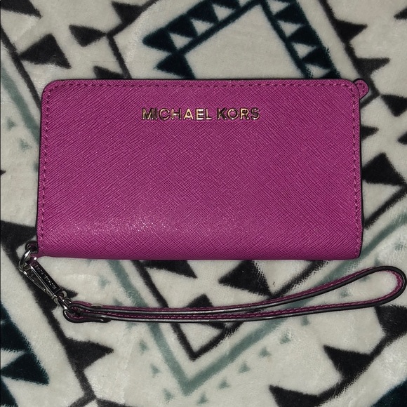 Michael Kors Jet Set Travel Tech Wristlet - Picture 1 of 6